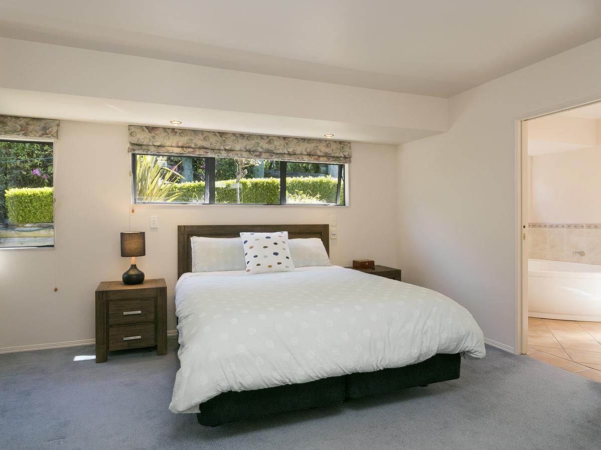 B & B With Stunning Views Taupo Exterior photo