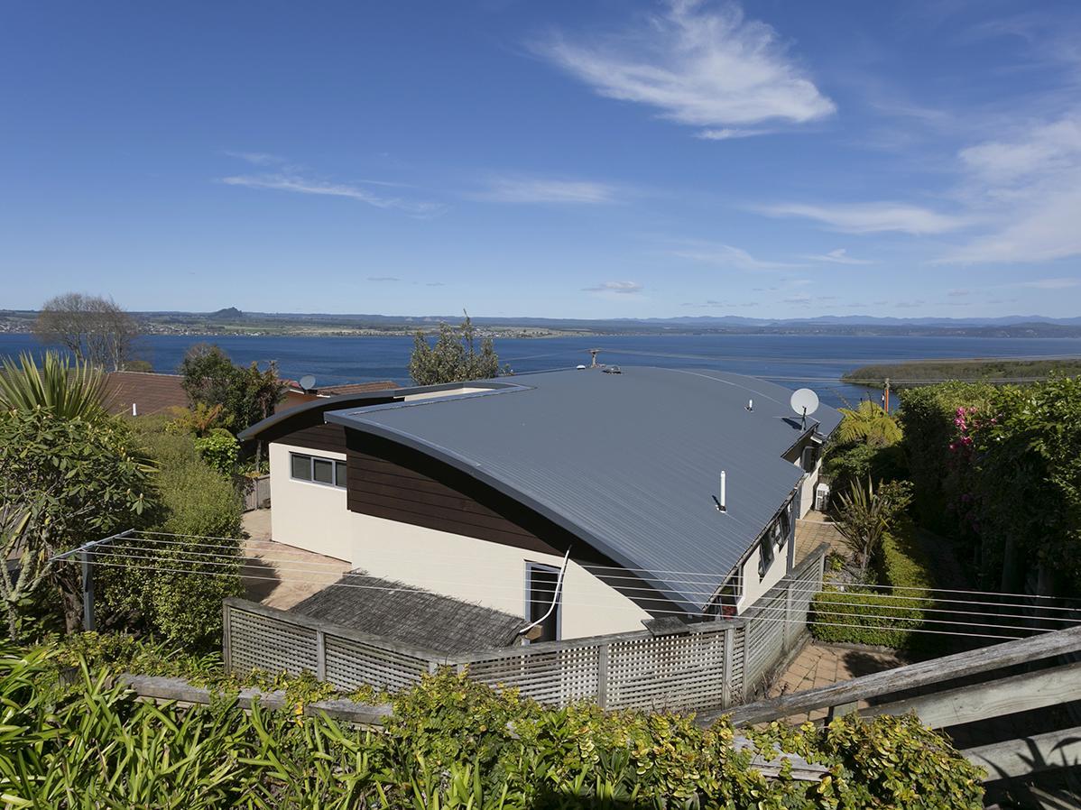 B & B With Stunning Views Taupo Exterior photo